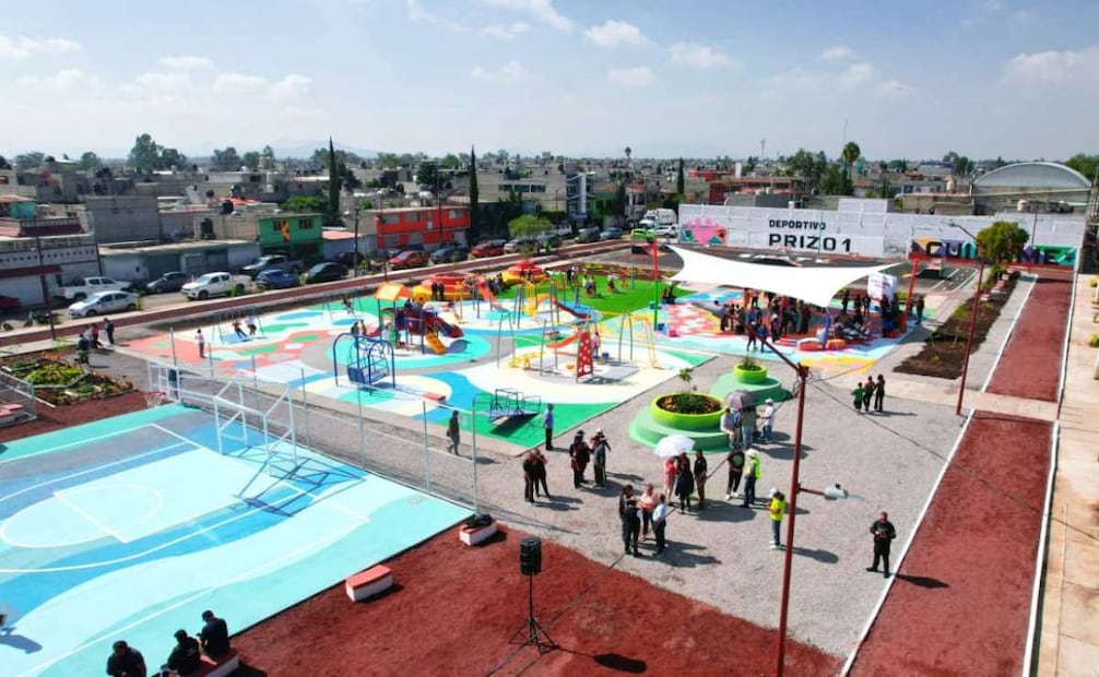 Azucena Cisneros comentó que el gobierno municipal realizó un levantamiento antropológico social, donde se entrevistó a varios habitantes del lugar.
(07/09/26)
Foto: Especial.