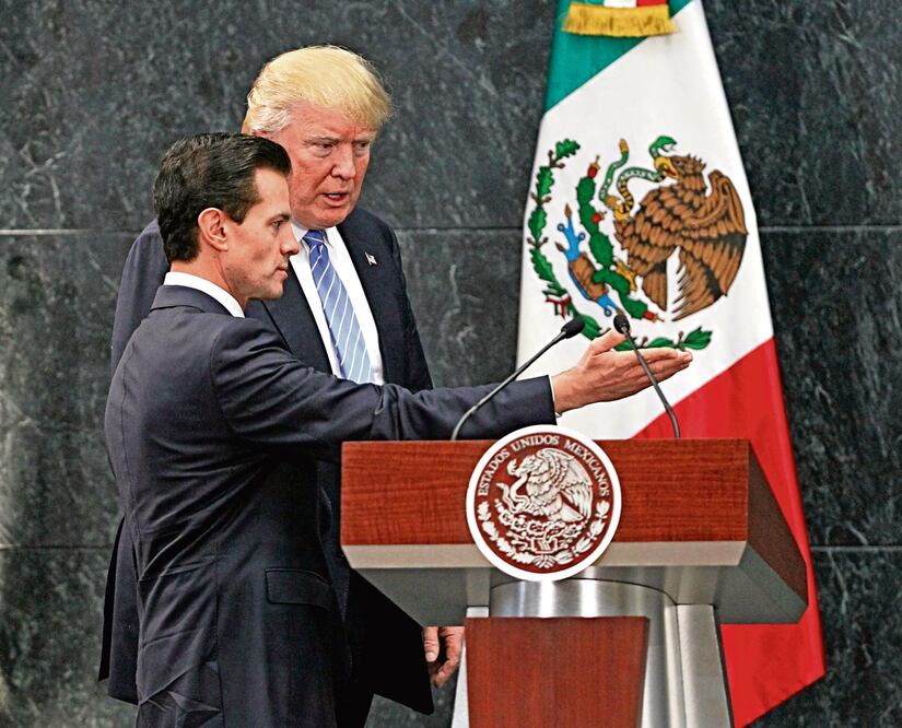 Tras reunirse, el presidente Enrique Peña Nieto y el candidato republicano a la presidencia de Estados Unidos, Donald Trump, ofrecieron un mensaje en Los Pinos (DARÍO LÓPEZ-MILLS. EL UNIVERSAL)