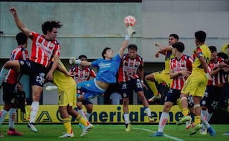 El hijo de un exportero del América rechazó a las Águilas y eligió jugar en Chivas 