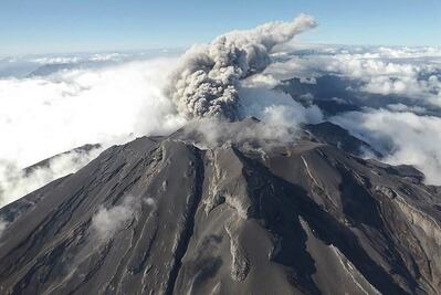 Chile: Erupción del Calbuco desborda río y destruye casas