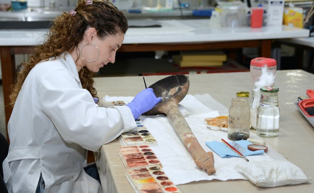 Un equipo de arqueólogos encontró, en 2021, una ofrenda mexica conformada por 13 sahumadores. Fotos: INAH.