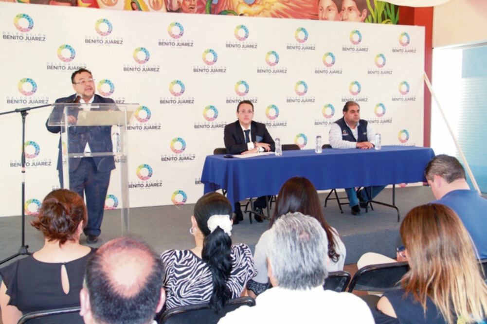 En conferencia de prensa, el delegado Ángel Luna anunció que se constituyeron tres fideicomisos para levantar igual número de edificios en la demarcación. (CORTESÍA)