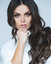 Marisol González sorprende con increíble escote corazón de su más reciente look