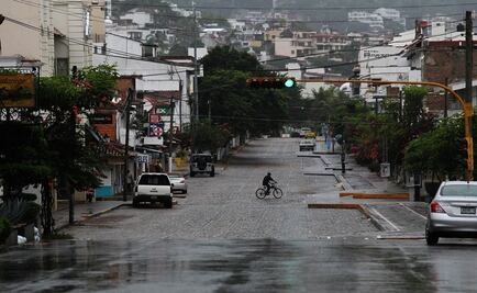 Calles en Puerto Vallarta lucen vacías por "Patricia"