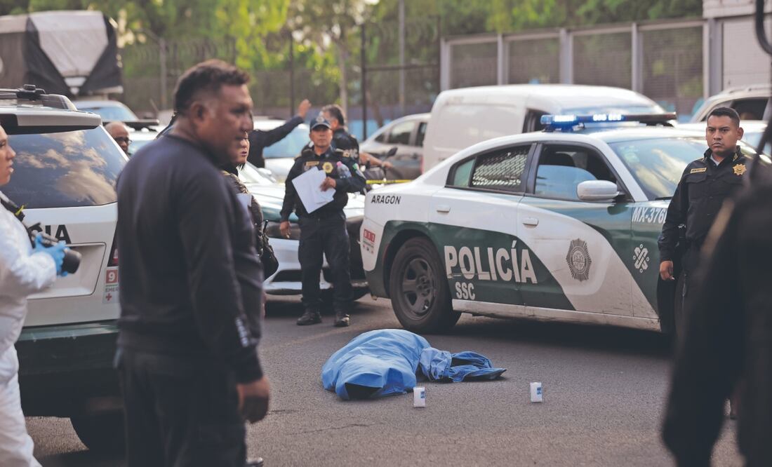 El accidente ocurrió sobre la avenida 608, en San Juan de Aragón. Foto: de Francisco Rodríguez. EL UNIVERSAL
