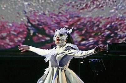 Björk y Underworld hacen Ceremonia