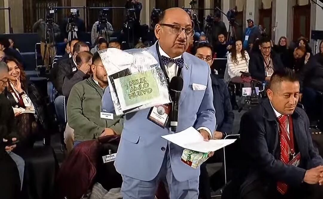 "Lord Molécula" lleva regalos a AMLO por fin de año. Foto: Captura