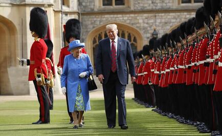 Trump llega al castillo de Windsor para tomar el té con la reina Isabel II