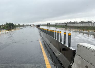 Caos en Circuito Exterior Mexiquense por encharcamiento; está cerrada la circulación en dirección a Tultitlán