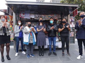 Sheinbaum presenta nuevos puestos de periódicos para el Centro Histórico