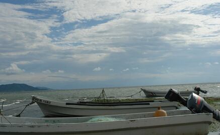 Mueren 3 al volcar lancha en Santa María del Mar, Oaxaca