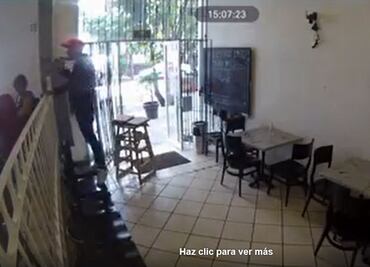 Asalto a punta de pistola en restaurante de Clavería, CDMX