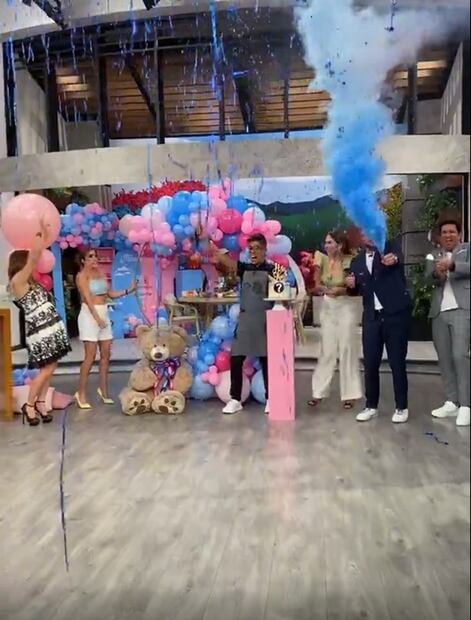 Andrea Escalona revela el género de su bebé; así fue el emotivo momento