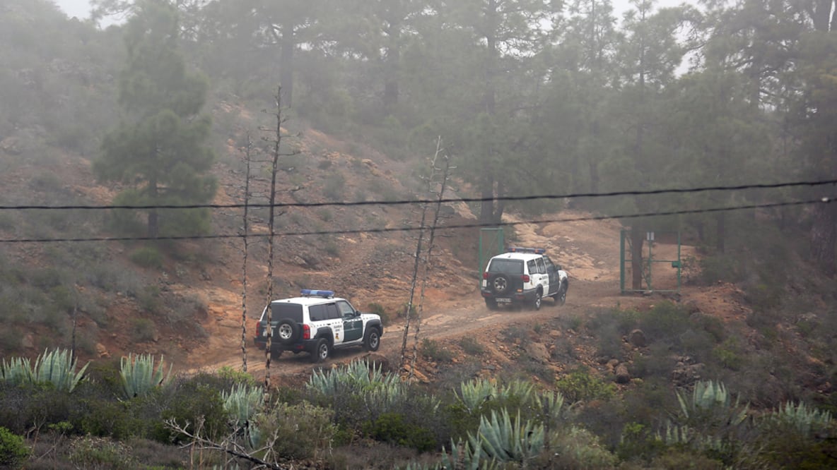 El municipio de Adeje, situado al lado del mar, está rodeado de montañas llenas de cuevas y barrancos (Foto: Getty Images)