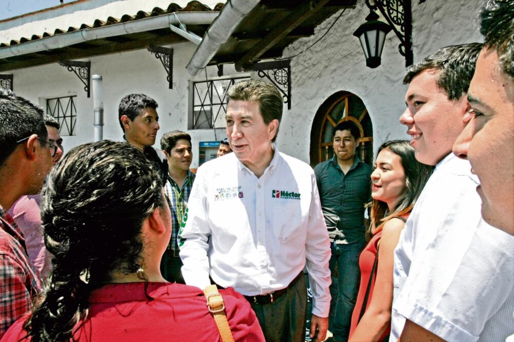 Héctor Yunes Landa afirmó ayer que presentará una ley ante el Congreso del estado para combatir la corrupción (ALEJANDRO ACOSTA. EL UNIVERSAL)