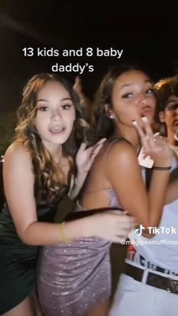 Mujer tiene 13 hijos de padres distintos, la critican y ella responde en TikTok