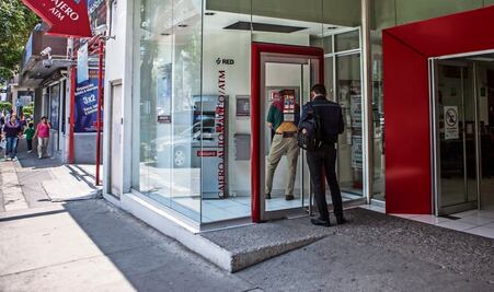 Nearshoring beneficiará a bancos en México con mayor demanda de servicios financieros: Fitch Ratings