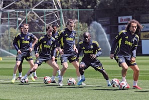 Galatasaray y Fernerbahce definen el título de la liga en el Superclásico de Turquía  