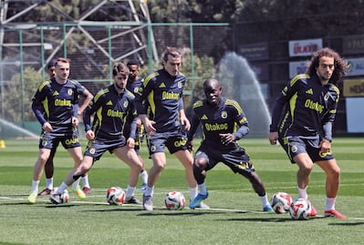 Galatasaray y Fernerbahce definen el título de la liga en el Superclásico de Turquía  