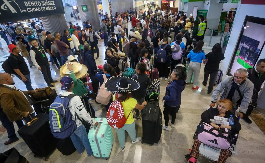 El aeropuerto Benito Juárez aseguró que opera con normalidad este sábado, mientras que las aerolíneas afirmaron que sus sistemas ya se han restablecido. Foto: Luis Camacho / EL UNIVERSAL