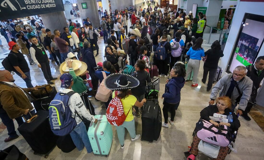 Afectaciones en el AICM por apagón informático mundial. Foto: Luis Camacho / EL UNIVERSAL