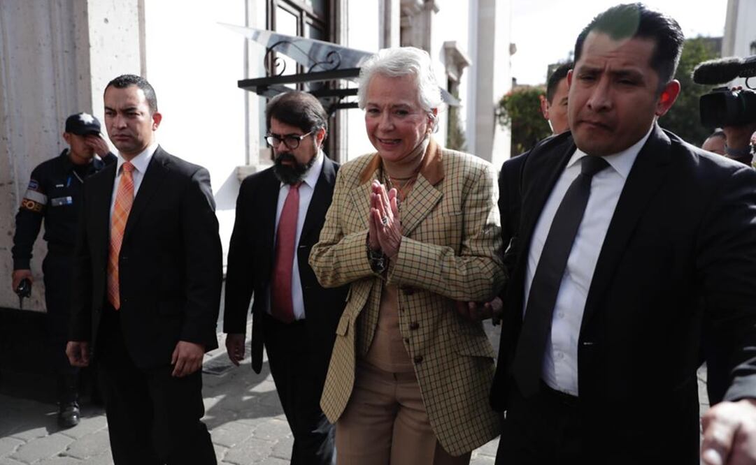 Olga Sánchez Cordero recibió en Gobernación a los papás de niños con cáncer. Foto: Iván Stephens / EL UNIVERSAL