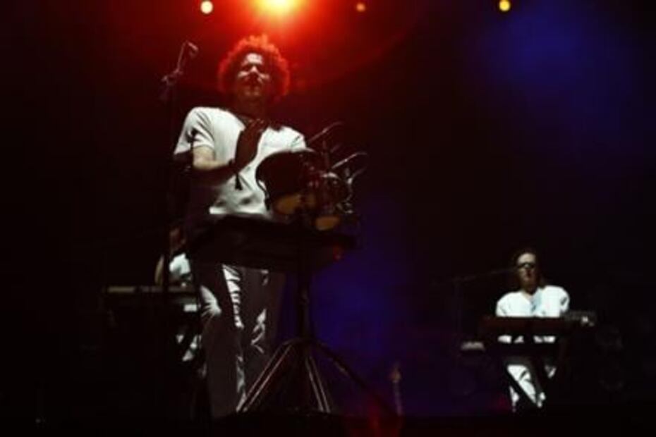 Prende Metronomy al Foro Sol durante el Corona Capital 2017