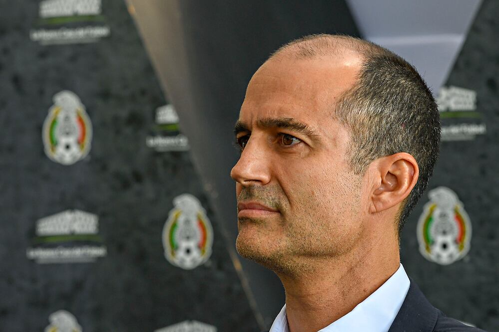 Ante el ridículo, silencio, como si nada pasara