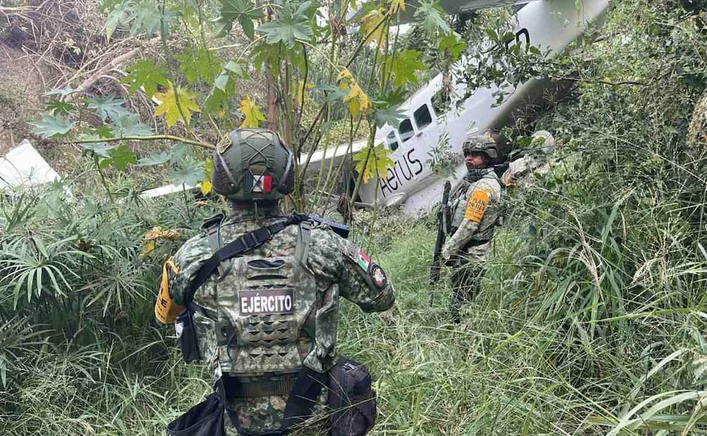 Cae aeronave en Pesquería, Nuevo León; reportan al menos tres personas lesionadas.
Foto: Especial.