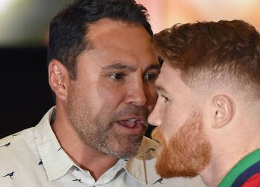 Óscar de la Hoya llamó 'malagradecido' al Canelo y le dejó un mensaje: "Yo seré tu padre por siempre"