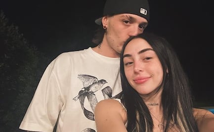 Nicki Nicole recibe el año junto a Peso Pluma y le dedica amoroso mensaje