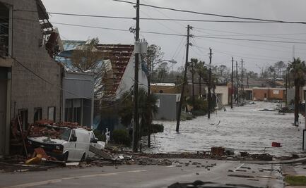 Autoridades de EU calculan al menos 30 muertos tras paso de "Michael"