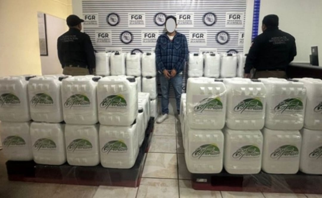 Aseguran más de mil 200 litros de metanfetamina en Sonora (02/12/2024). Foto: Mesa de Seguridad Sonora