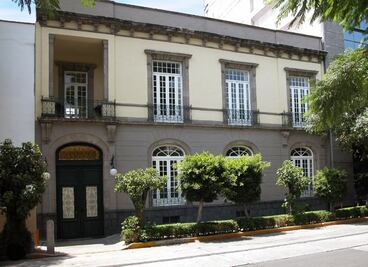 "Ch" y "Ll", eliminadas del abecedario: Academia Mexicana de la Lengua 