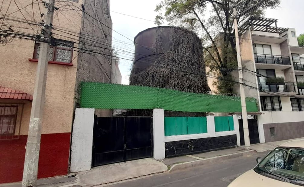 Así luce actualmente el tanque de agua al que hacía referencia la publicación de 1925, que era orgullo de las colonias San Pedro de los Pinos, Mixcoac y Tacubaya. Crédito: Daniela Osorio/Cortesía.
