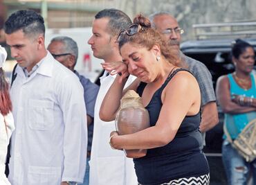 SCT suspende a aerolínea dueña de avión que cayó en Cuba