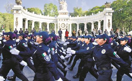 Distinguen valor de uniformados en su día