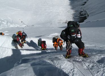 Everest: Los 4 accidentes mortíferos en la historia de la montaña más alta del mundo