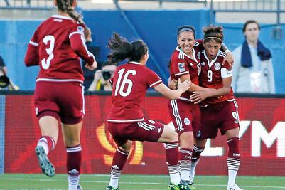 Femenil golea en el debut para JO