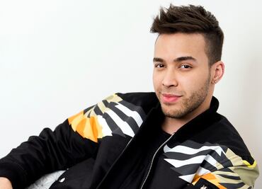 Prince Royce está hospitalizado, alerta a fans tras publicar fotos de fuerte reacción alérgica