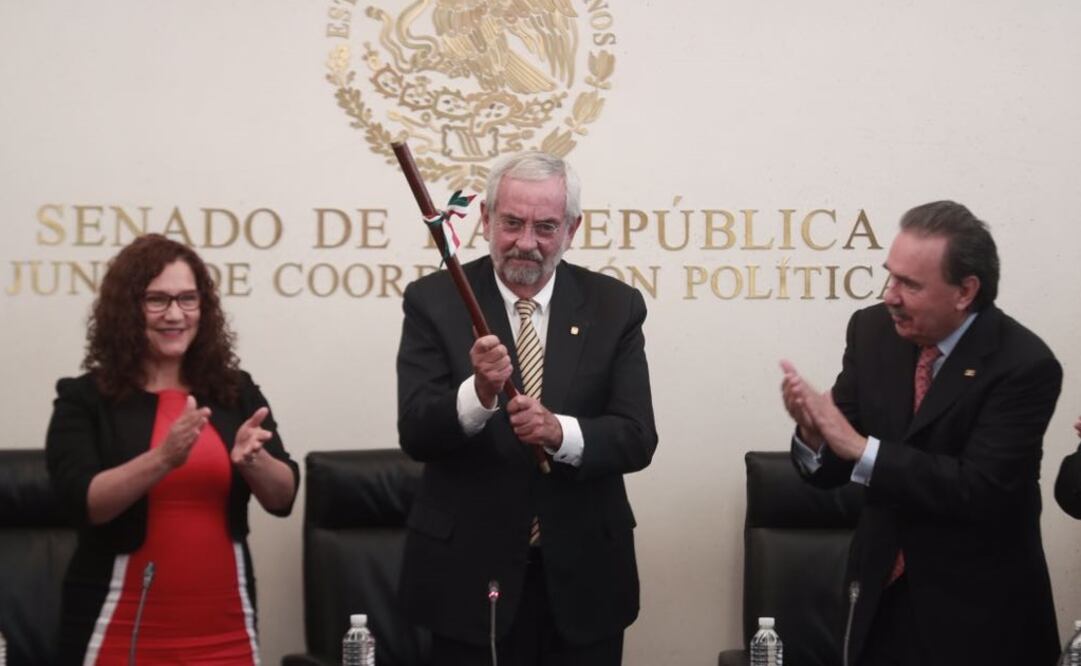 Enrique Graue acudió al Senado para recibir un reconocimiento por la con contribución de la UNAM para lograr la homologación de GeoParques Mundiales. (Foto: Alejandra Leyva/El Universal)