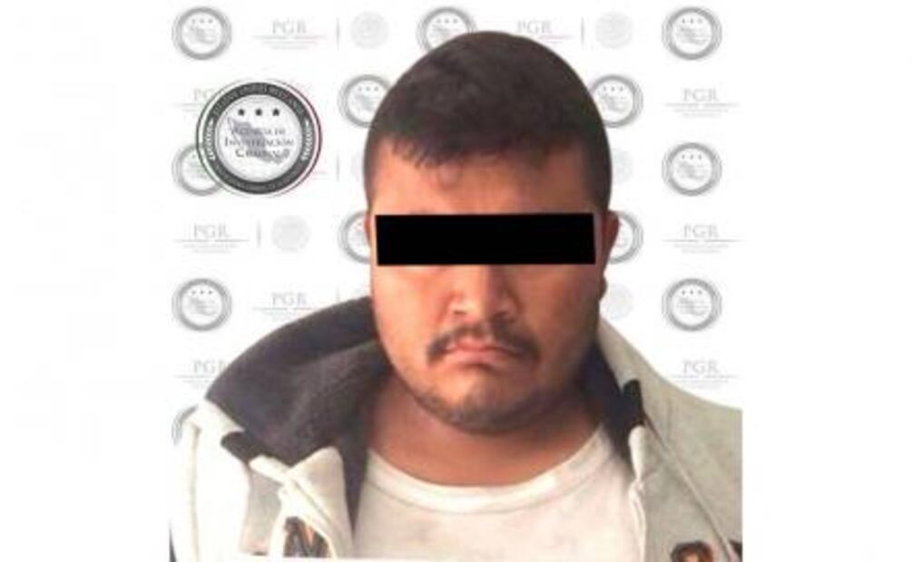 Rescata PGR a 131 migrantes que viajaban en un tractocamión en Tabasco