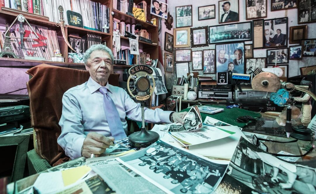 La oficina de Pablo O’Farrill está repleta de historia, no sólo suya sino de la radiodifusión en México. Foto: Germán Espinosa/EL UNIVERSAL 