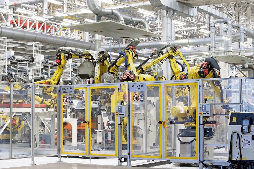 En general, las automotrices enfrentan un periodo de ajuste de demanda, así como la aplicación de aranceles en EU. Foto: Archivo / CUARTOSCURO