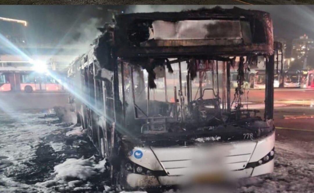 Varias explosiones en autobuses se registraron este jueves en la ciudad de Bat Yam. (20/02/25) Foto: X @VividProwess