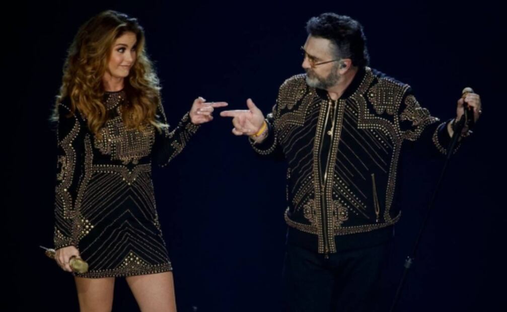 Lucero hace "reproche" a Mijares en pleno concierto: "¿No quedamos que esa canción no?"