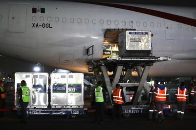 Llega a México avión con 1.5 millones de vacunas de AstraZeneca desde EU