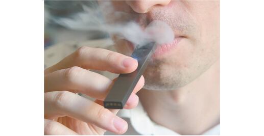 Indagan en EU muertes por uso de cigarro electrónico