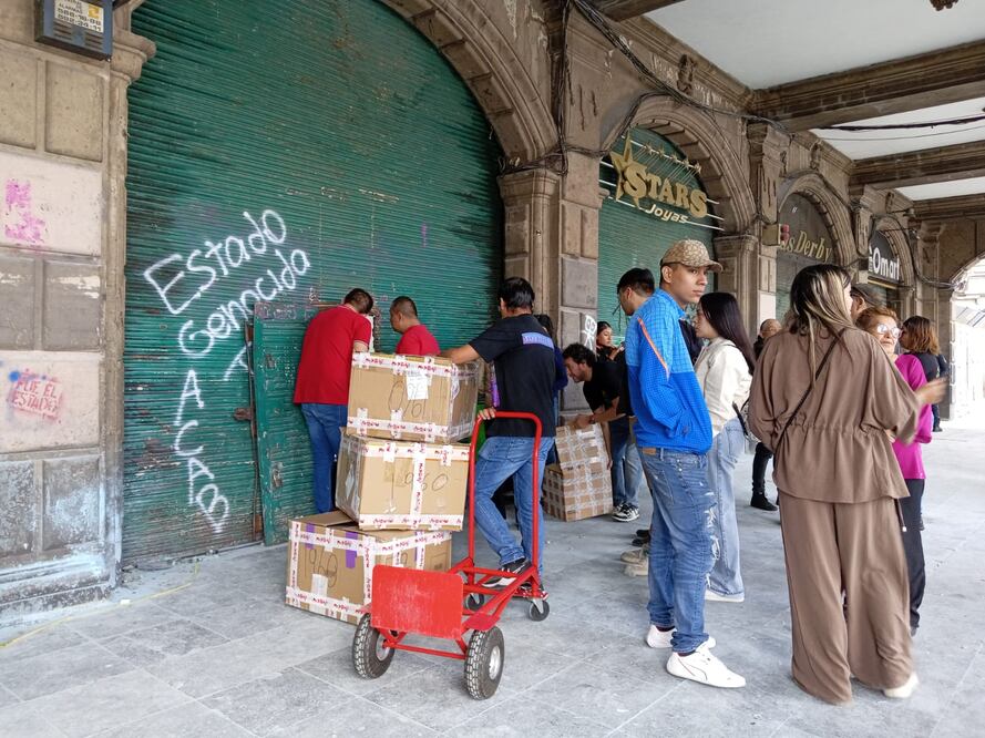 Comerciantes del Centro Joyero Majestic ubicado en el Centro Histórico de CDMX reportan pérdidas millonarias tras marcha del 2 de octubre. (Foto: Fabián Evaristo/ EL UNIVERSAL)