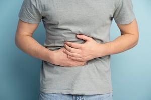Brote de "diarrea explosiva" se expande a 9 estados en EU; hay 11 mil 573 casos posibles de ciclosporiasis